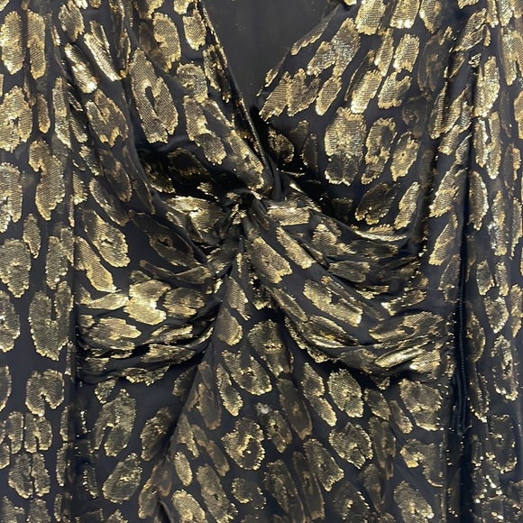 A.L.C. Logan metallic twist top - Picture 6 of 10